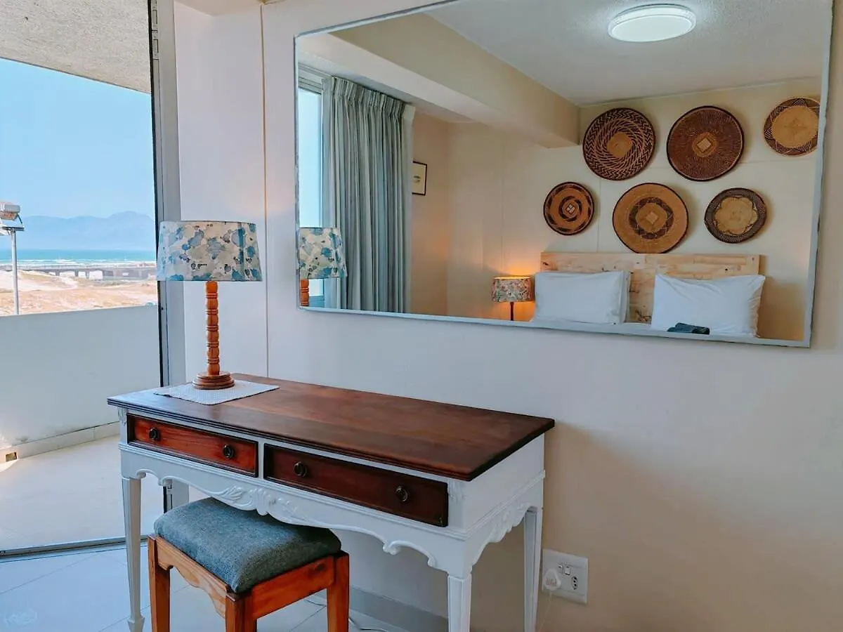 Nautilus Shells Tides Apartment Muizenberg 0*,